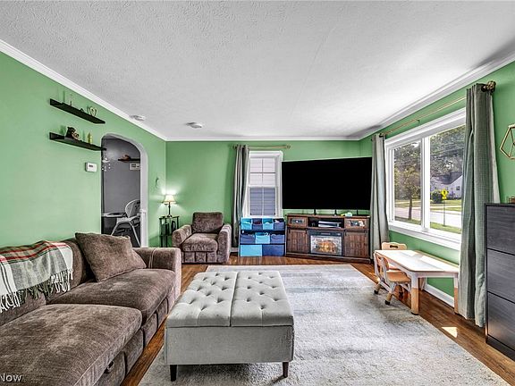 5th image of 226 Baker St