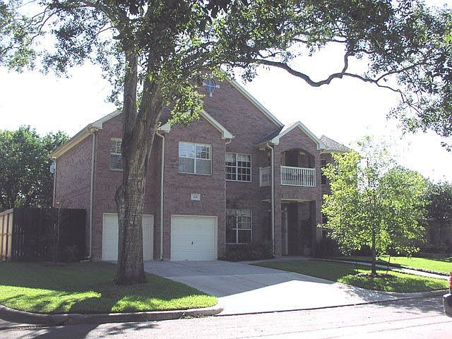 2119 MacArthur Front View
