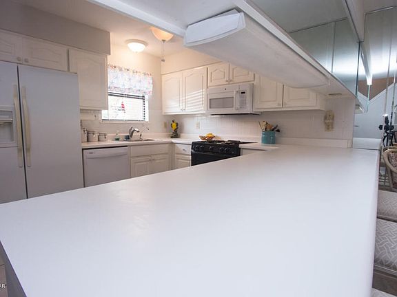 185 Grand Island Blvd-5