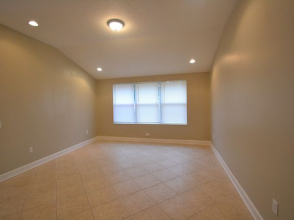 3rd image of 1617 Bonita Bluff Ct