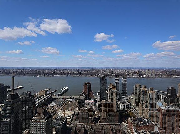 4th image of 160 W 62nd St APT 46D