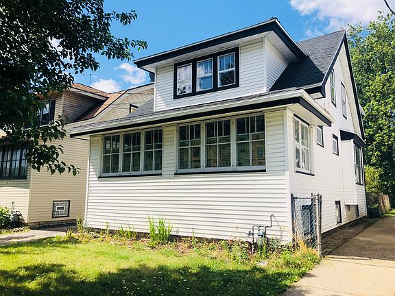 4th image of 114 Thatcher Ave