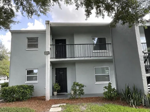 2835 Somerset Park Dr, Tampa, FL
