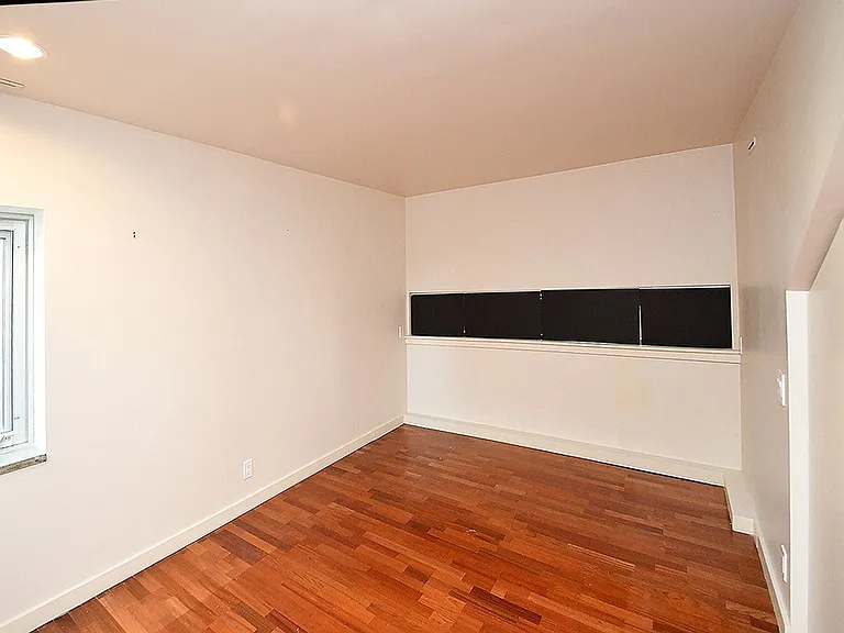 1018 S 36th St — Photo 20