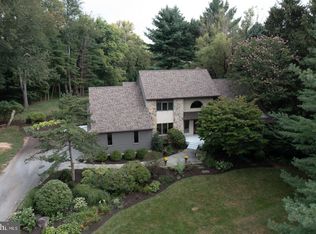 4 Normandy Dr, Chadds Ford, PA 19317