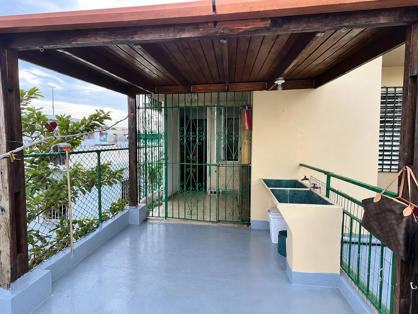 2 bed, 550 sqft, $850 — Photo 1