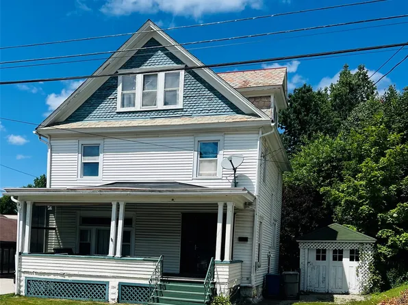 527 Pine St, Meadville, PA 16335