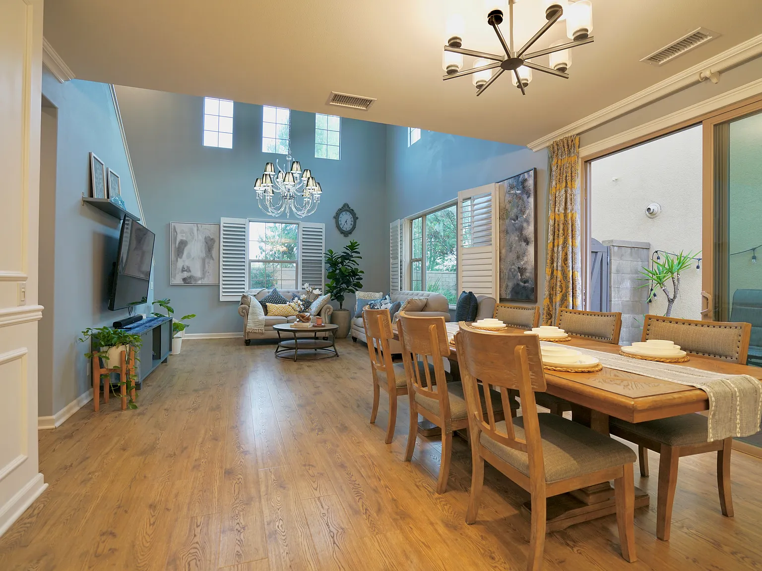 4 bed, 3.5 bath, 2000 sqft, $5,200 — Photo 4