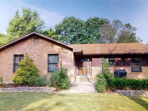 13 Woodlawn Dr S, Freeport, PA 16229