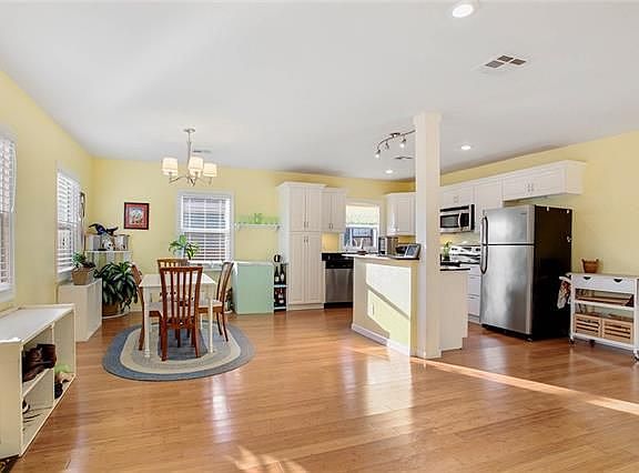 5th image of 3427 Desaix Blvd