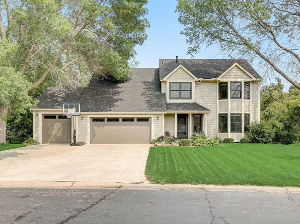 3930 Worchester Dr, Eagan, MN 55123