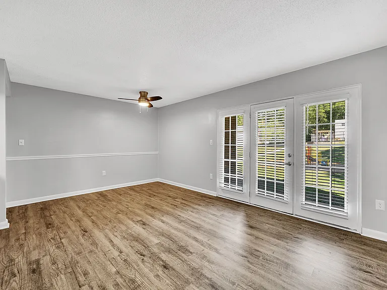 Willow Woods — Photo 6