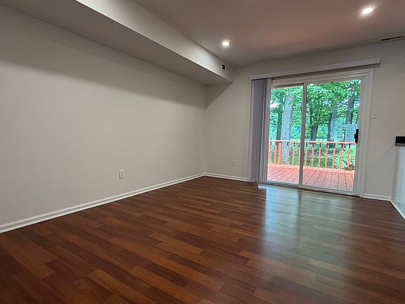 5th image of 4124 Salford Ct