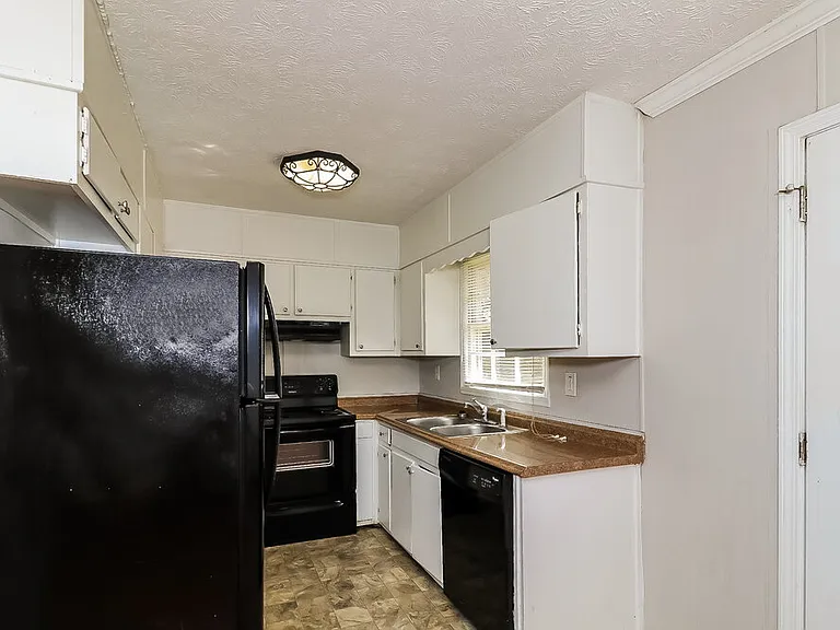 851 Grayson Hwy — Photo 12