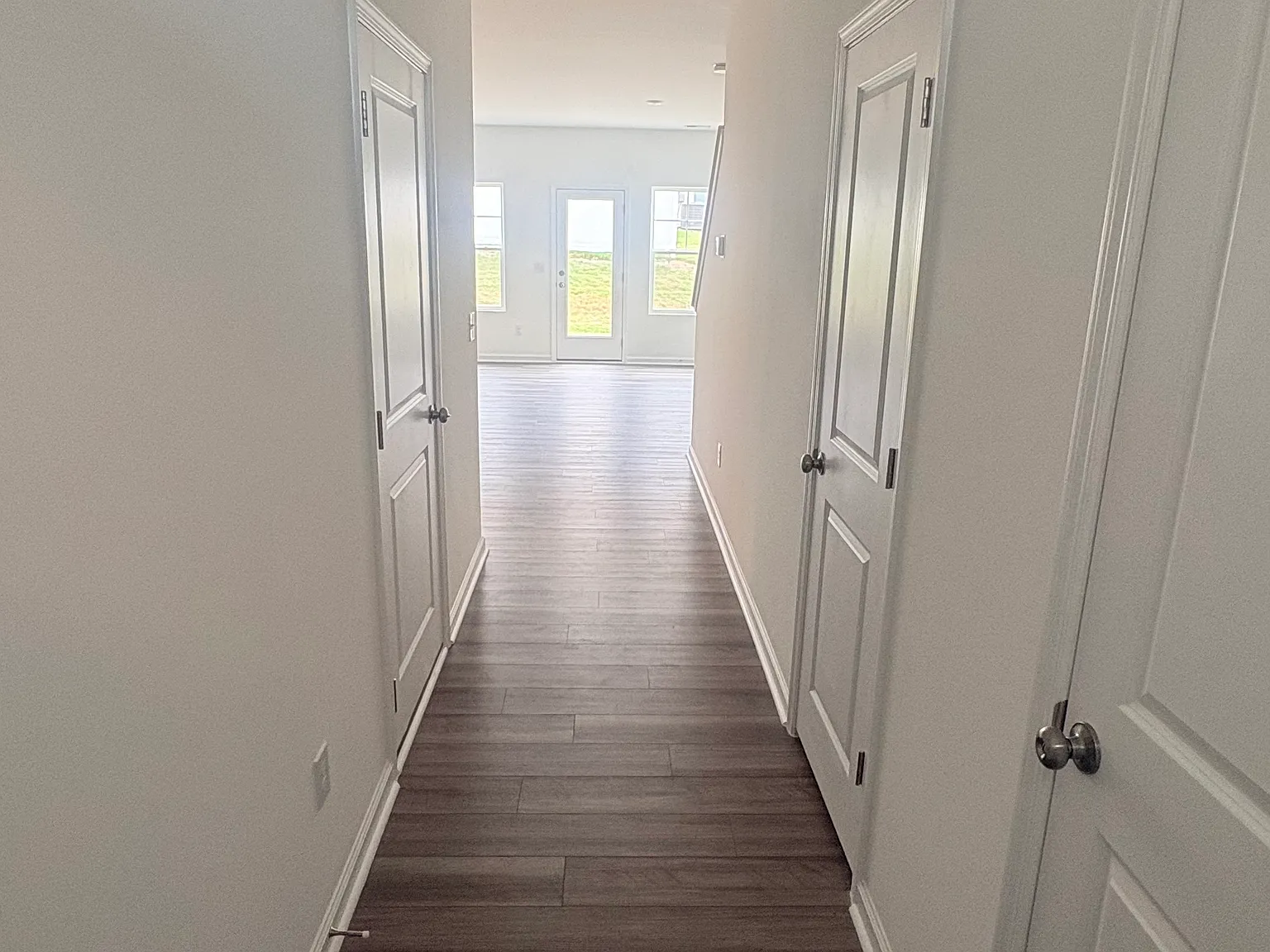 3 bed, 2.5 bath, 1437 sqft, $1,650 — Photo 2
