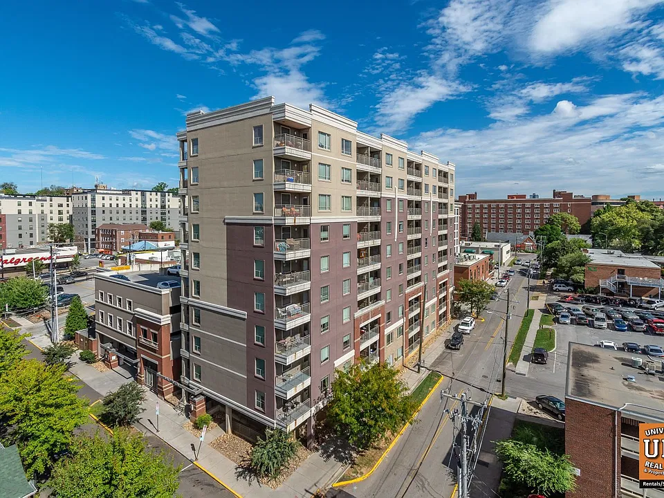 1735 Lake Ave #105