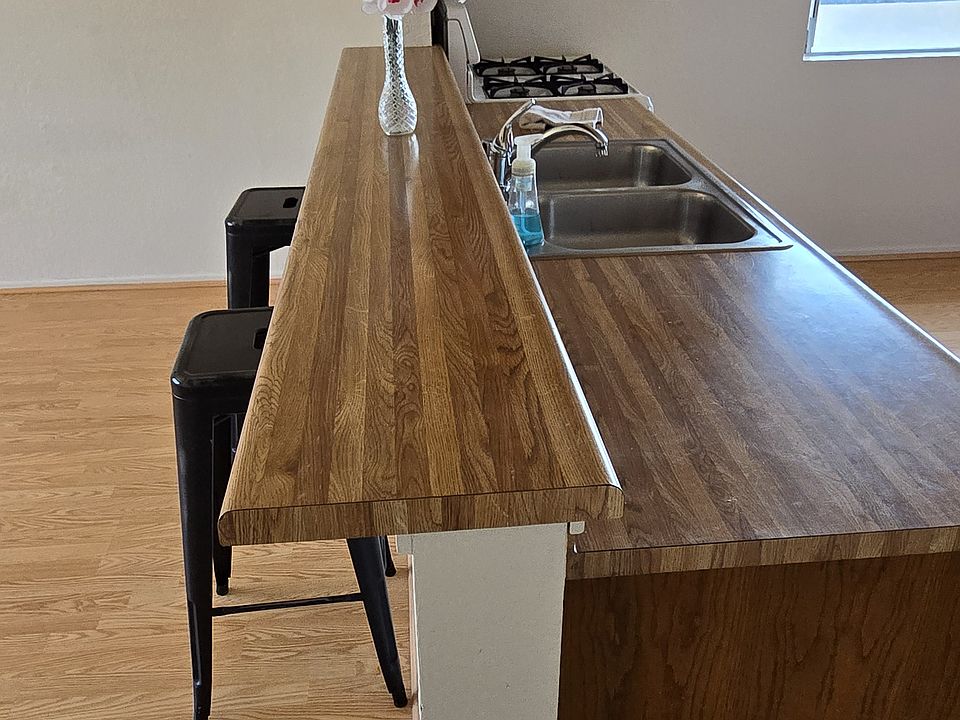 Breakfast counter