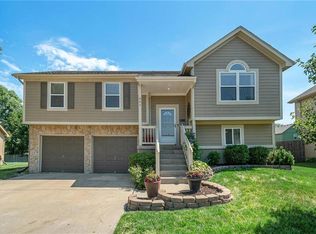 941 Pumpkin Ridge St, Gardner, KS 66030