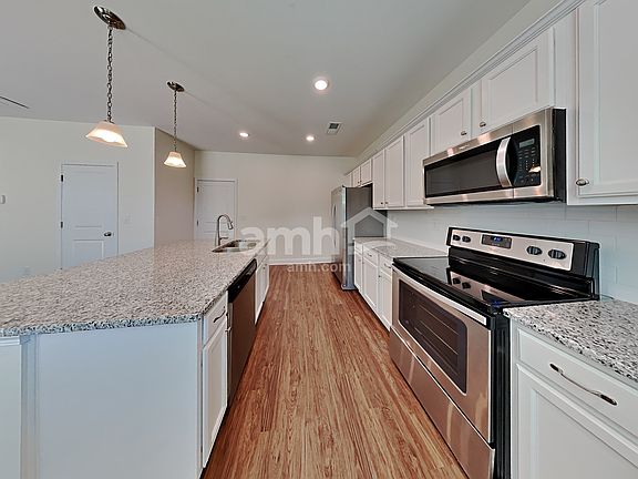 3rd image of 144 Havenbrook Dr