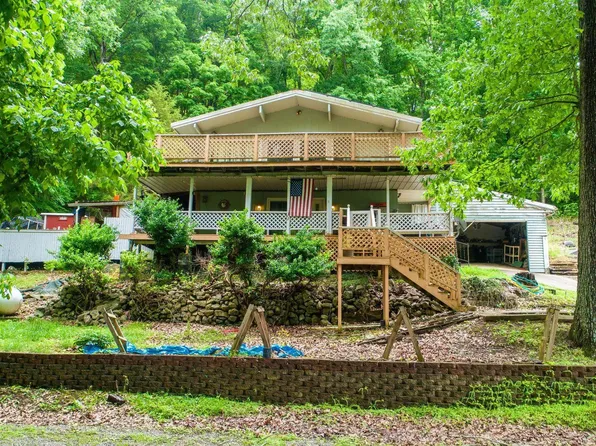 937 Palisades Dr, Eddyville, KY 42038