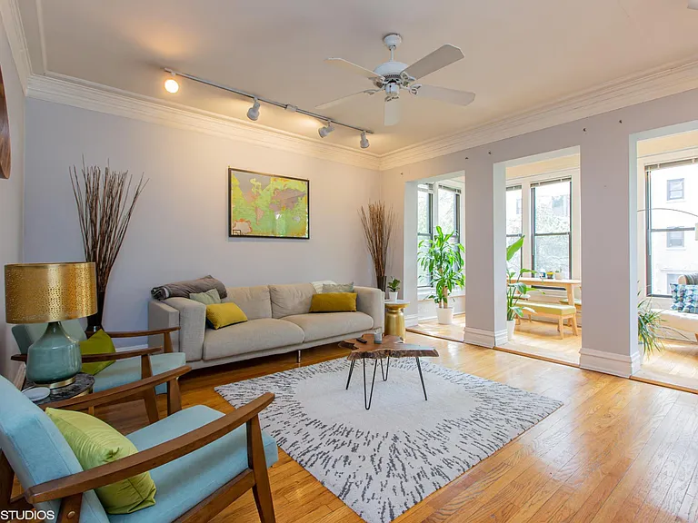 642 W Aldine Ave #3 — Photo 1