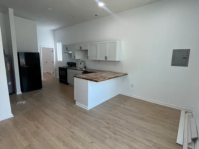 2824 Montgomery St #R — Photo 47