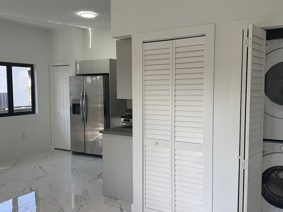 1st image of 1903 NW 20th Ave #3