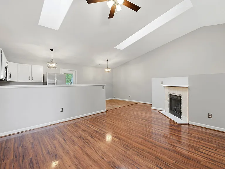1499 Stonefield Dr — Photo 8
