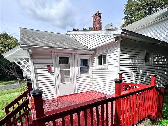 4th image of 111 East Ave