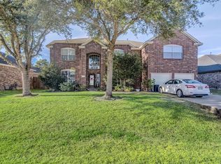 11106 N Country Club Green Dr, Tomball, TX 77375