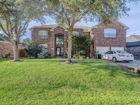 11106 N Country Club Green Dr, Tomball, TX 77375