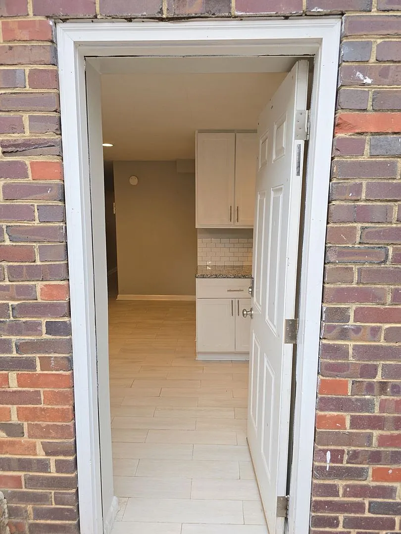 Studio unit available — Photo 4