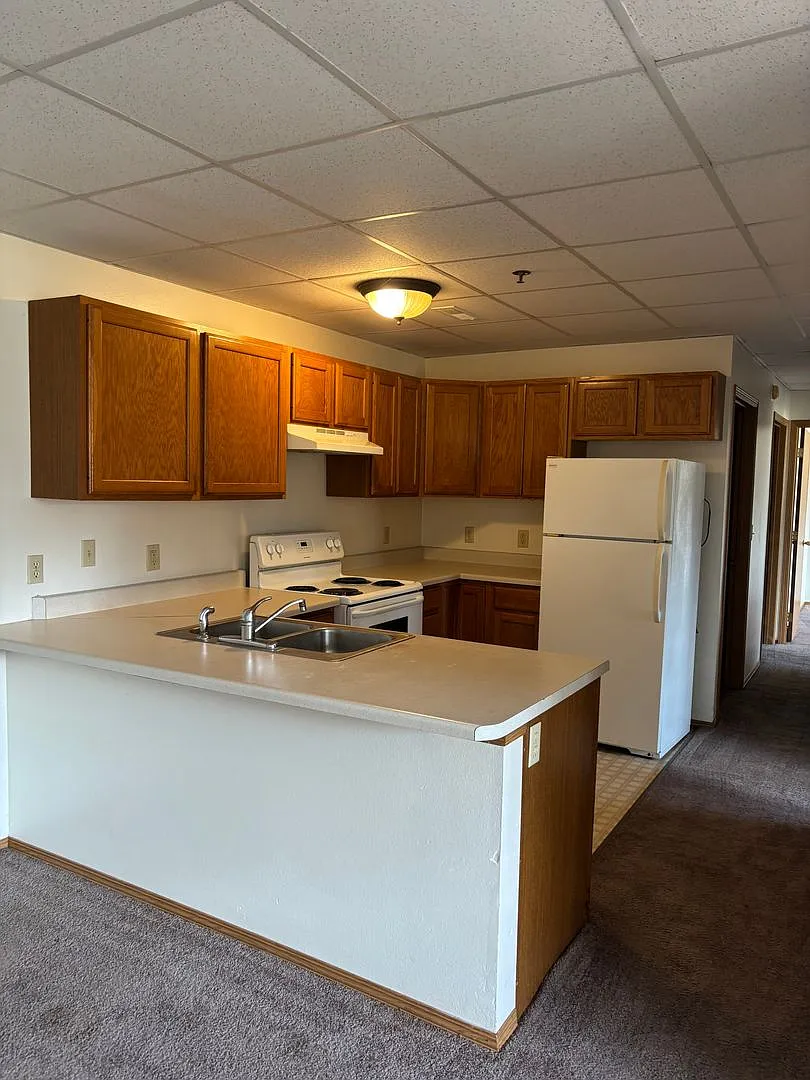 109 E Luverne St, Luverne MN — Photo 2