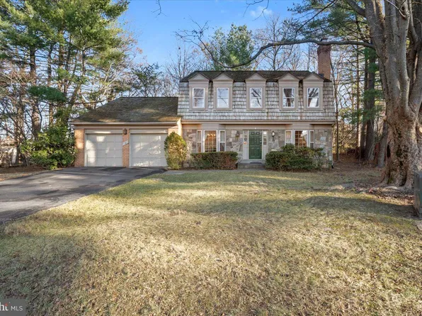 2 Candlelight Ct, Rockville, MD 20854