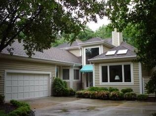 302 Lancaster Dr, Chapel Hill, NC 27517