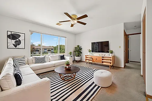 2401 Ashland Cir #1 Photo 1