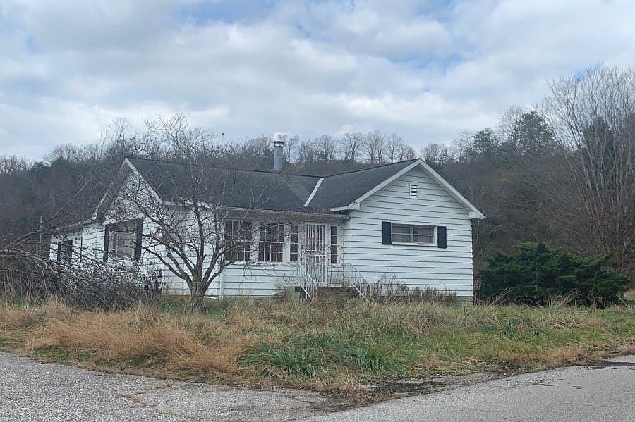 127 Garretts Bnd, Griffithsville, WV 25521 Zillow