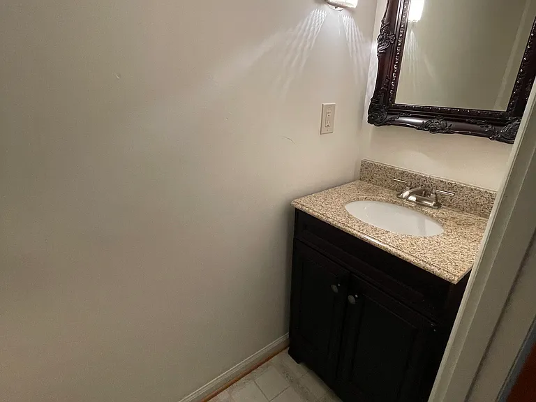 2774 Knollside Ln — Photo 18