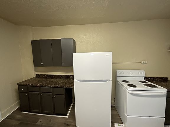 5th image of 524 S Queen St