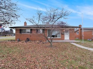 8758 Mercedes St, Dearborn Heights, MI 48127