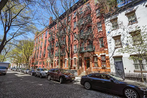Rented by Oxford Property Group | media 9
