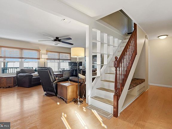 2nd image of 28 Sycamore Rd