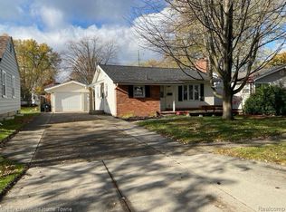 2833 Maple St, Port Huron, MI 48060
