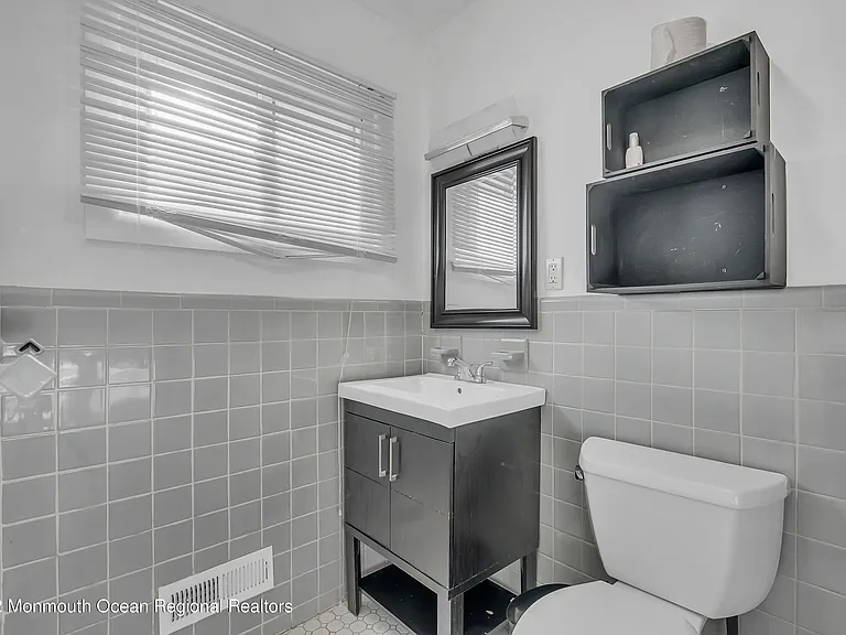 872 Red Oaks Dr — Photo 13