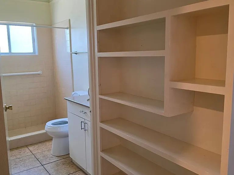 540-570 S Highland Dr — Photo 14