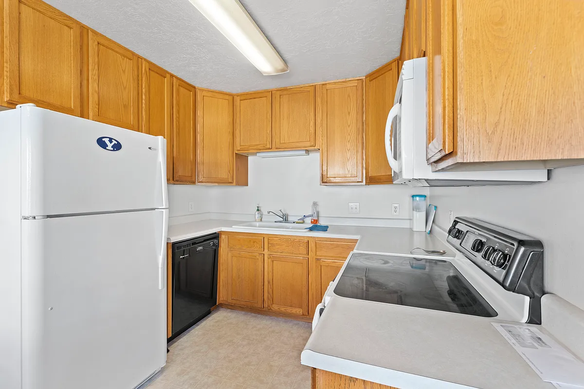 Building Photo - 529 N 790 E #210