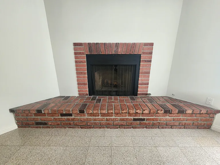 626 N Isabel St #202 — Photo 18