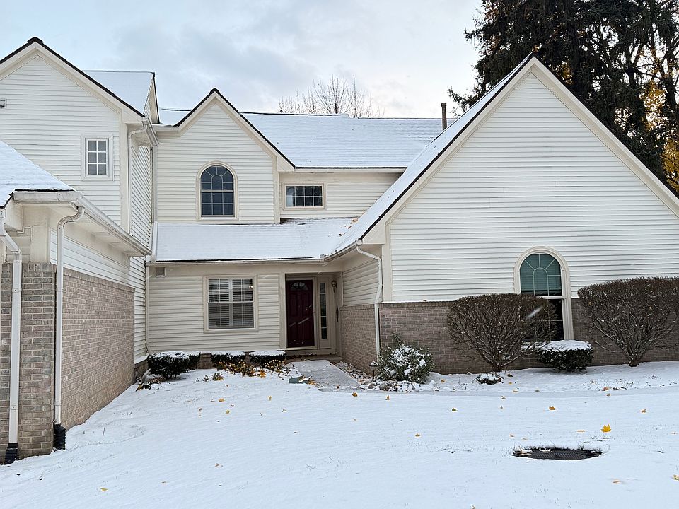 1st image of 43481 Algonquin Dr #4
