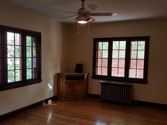 livingroom with quarter-sawn oak floors