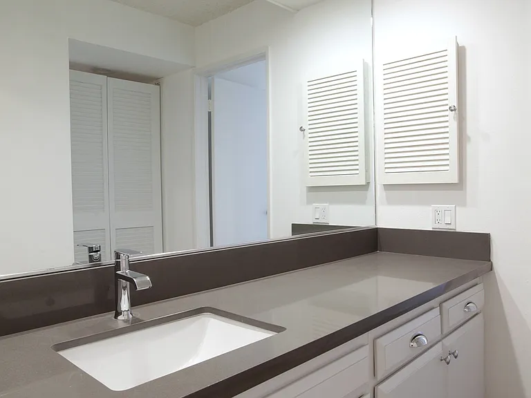 601 Westholme Ave #204 — Photo 19